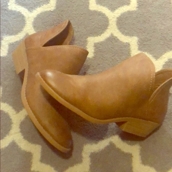 Universal Thread Shoes - Brown Universal Thread Booties
